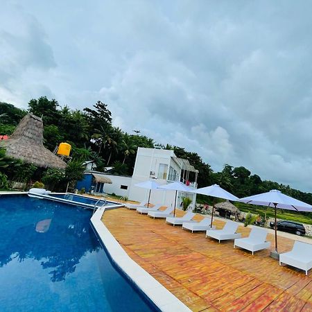 Three Queen Villa And Homestay Waikabubak Ngoại thất bức ảnh