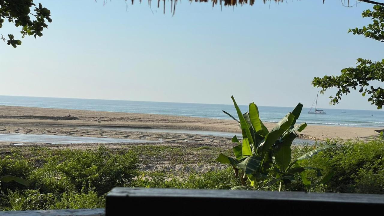 Three Queen Villa And Homestay Waikabubak Ngoại thất bức ảnh