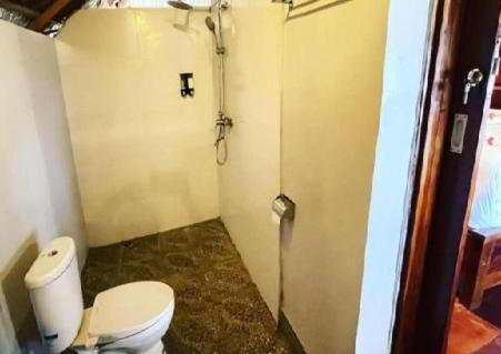 Three Queen Villa And Homestay Waikabubak Ngoại thất bức ảnh