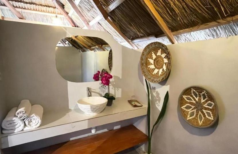 Three Queen Villa And Homestay Waikabubak Ngoại thất bức ảnh